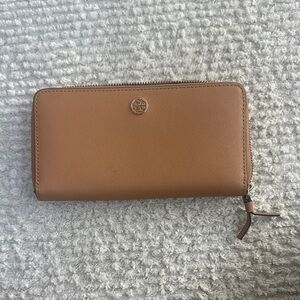 Tory Burch Saffiano Zip-Around Wallet in Camel Brown